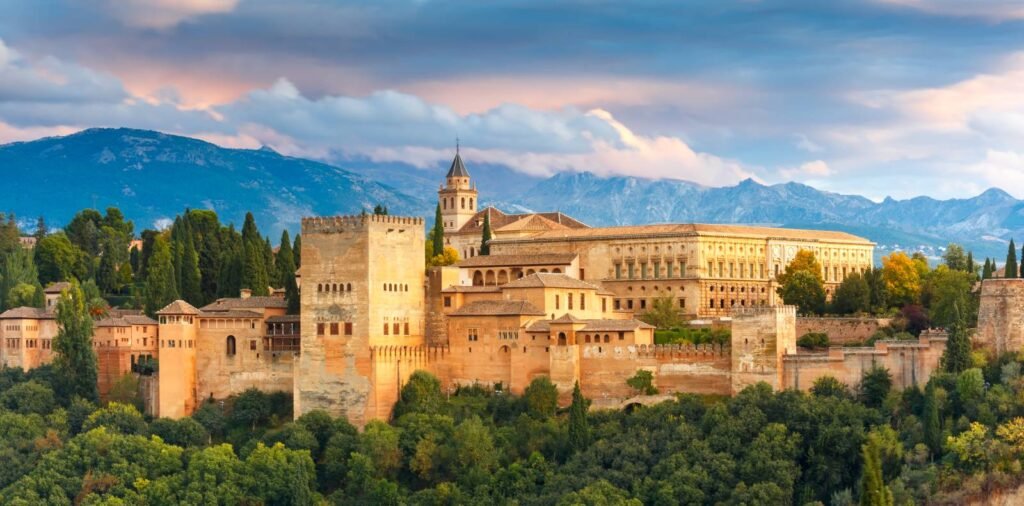 Alhambra Al Atardecer En Granada Andalucia Espana (2) Min